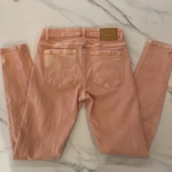 Zara Jeans Trafaluc Denim Makers, Peach color, Distressed jeans | Size 6, 28.5" - Picture 4 of 7